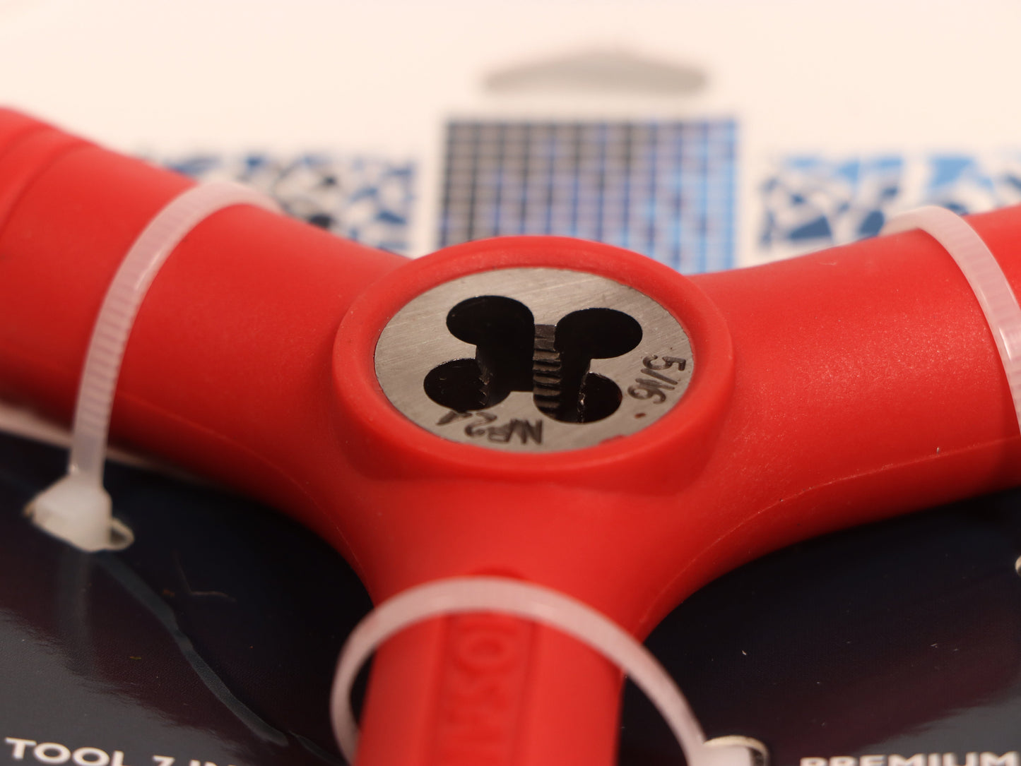 Y-Tool Red